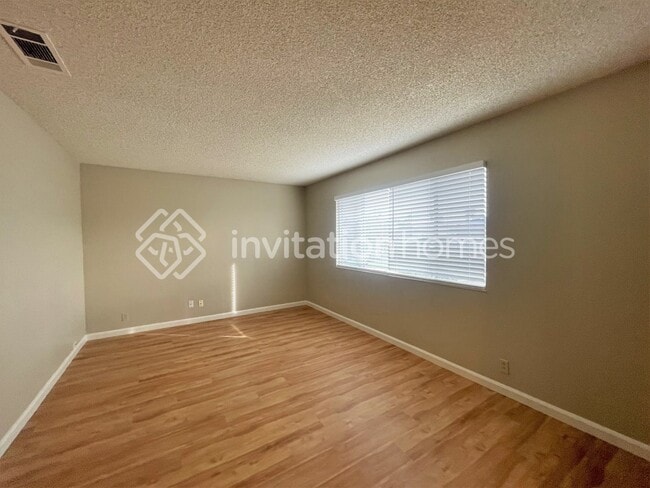 Building Photo - 414 Honker Ln