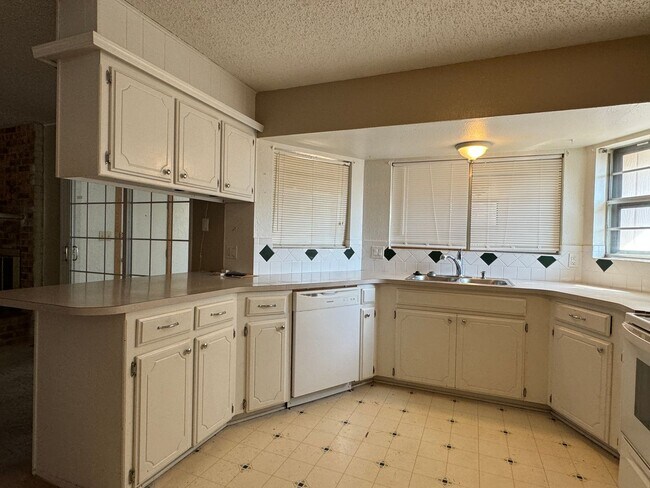 Foto del edificio - 7909 NW Terrace Hills Blvd