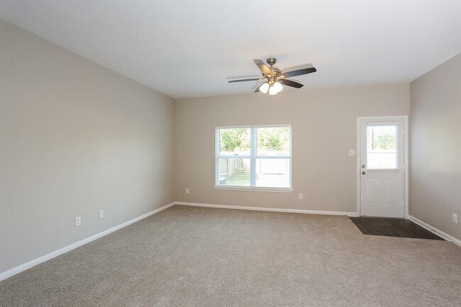 Building Photo - 15939 Newport Pl