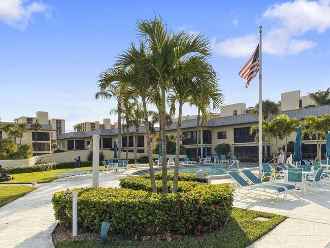 Foto del edificio - 275 S Beach Rd