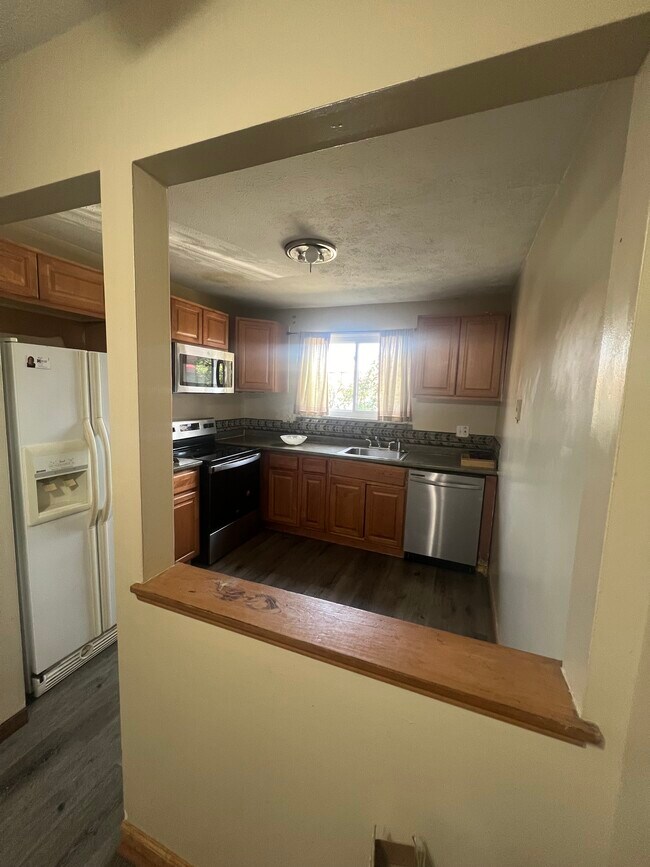 Foto del edificio - 24635 Clareshire Dr