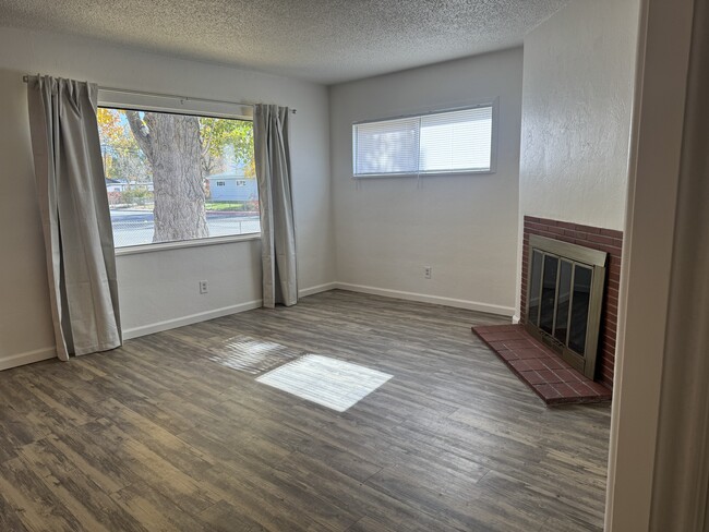 Foto del edificio - 1395 Kirman Ave