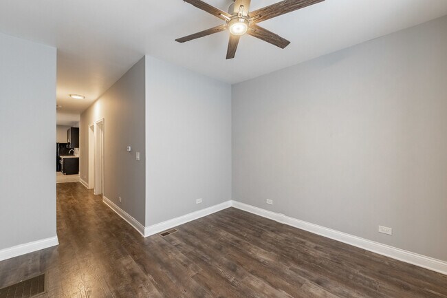 Foto del edificio - 6833 S Champlain Ave