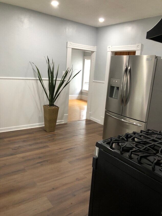 Foto principal - 606 Westford St