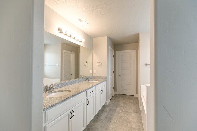 Building Photo - 2703 Waterview Drive