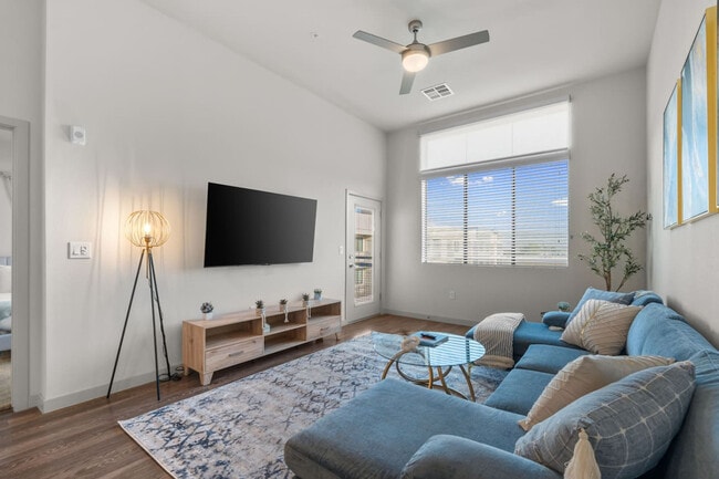 Foto del edificio - 711 W Broadway Rd