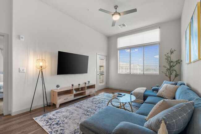 Foto del edificio - 711 W Broadway Rd