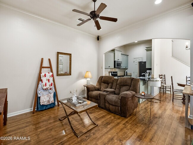 Foto del edificio - 218 Chimney Rock Blvd