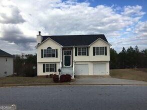 Building Photo - 10600 Redbud Ln