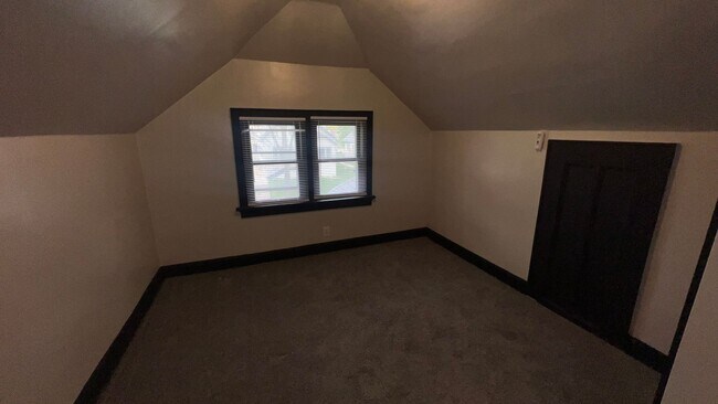 Building Photo - 3328 N 38th St