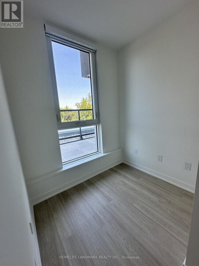 Building Photo - 500 Wilson Ave