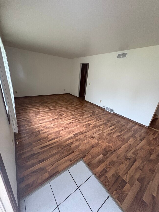 Foto del edificio - 5221 Trafalger Pl