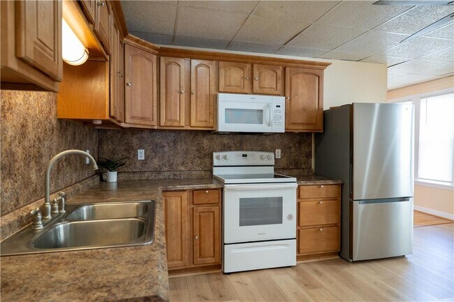 Building Photo - 43 Rivulet St