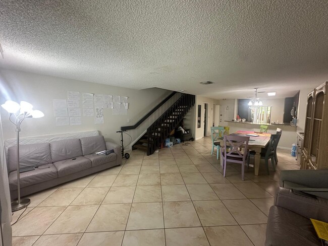 Foto del edificio - 7690 Lago Del Mar Dr