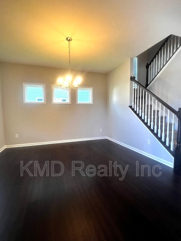 Building Photo - 4127 Woolcott Ave
