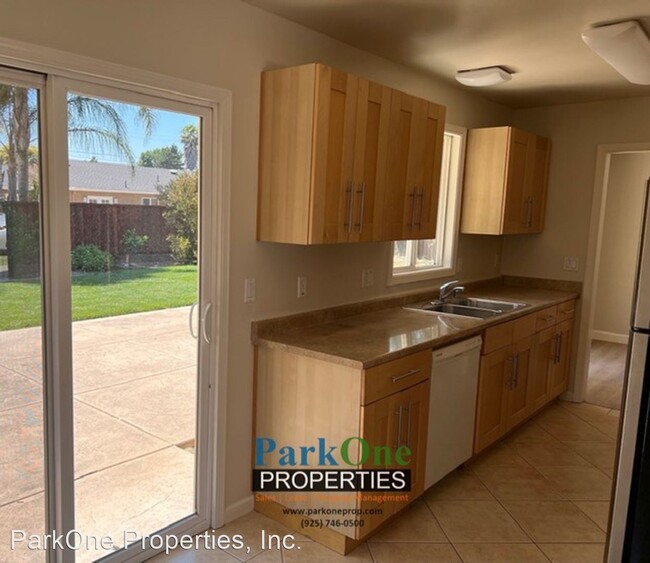 Building Photo - 3 br, 2 bath House - 107 Cynthia Dr