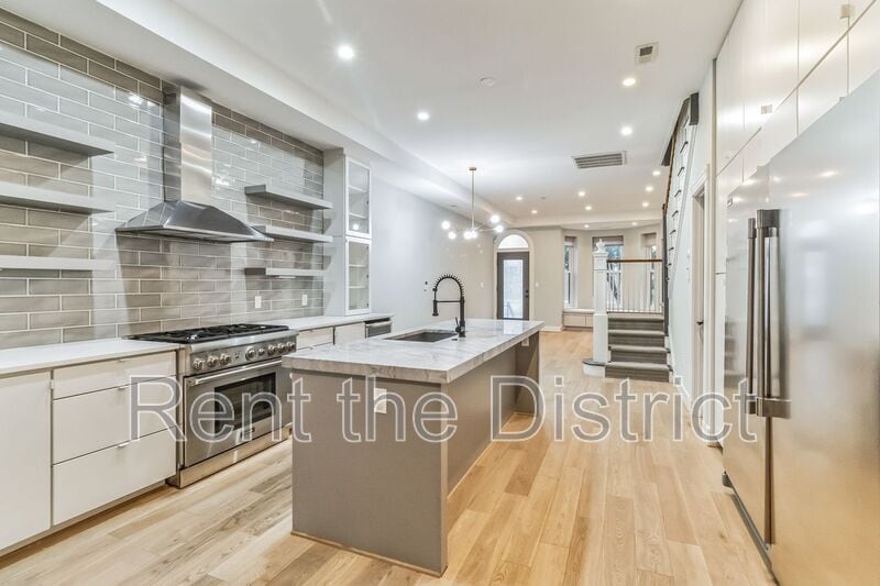 Photo - 1239 Kenyon St NW