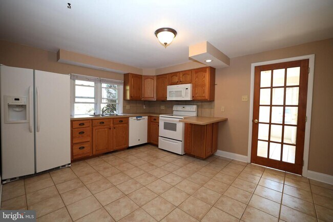 Foto del edificio - 2174 Street Rd