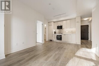 Building Photo - 20 Soudan Ave