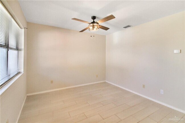 Building Photo - 1606 N Inspiration Blvd