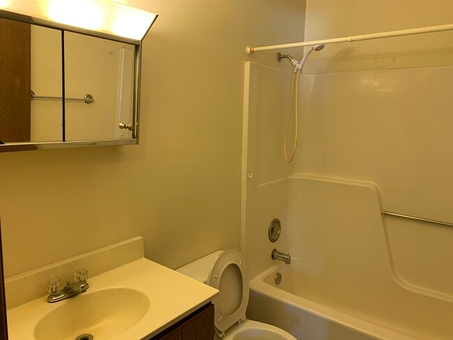 Building Photo - 1112 Devney Dr