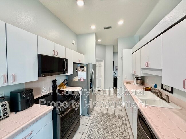 Building Photo - 572 Catalina Isles Cir