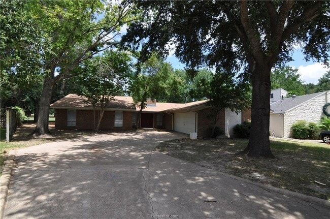 Building Photo - 2702 Apple Creek Cir