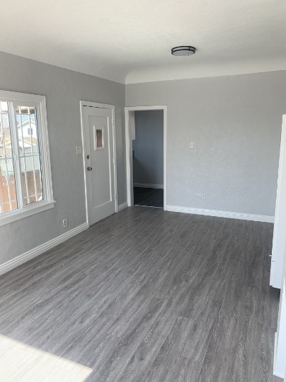 Building Photo - Spacious 2-Bedroom Apartment in Prime Los ...
