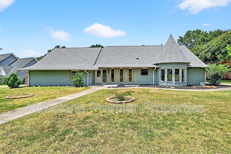 Primary Photo - 2602 Turtle Creek Dr