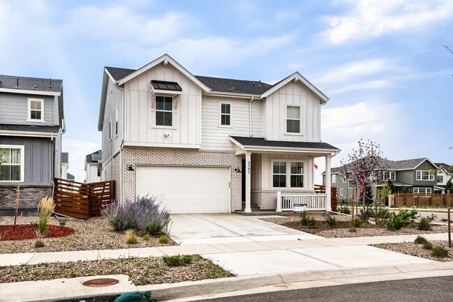 Building Photo - 3393 N Catawba Wy