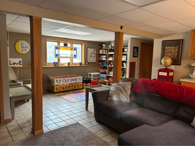 Foto del edificio - 728 Green Briar Rd