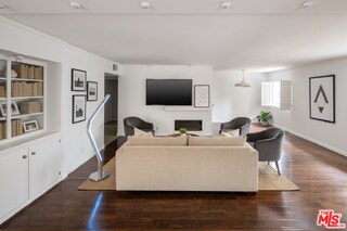 Foto del edificio - 2318 Fox Hills Dr