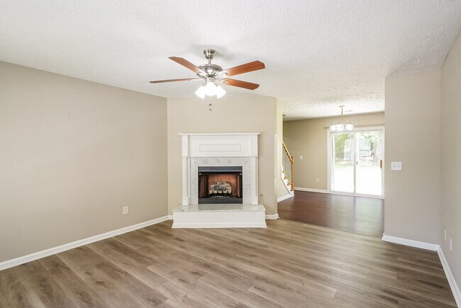 Building Photo - 3525 Mt View Ridge Dr
