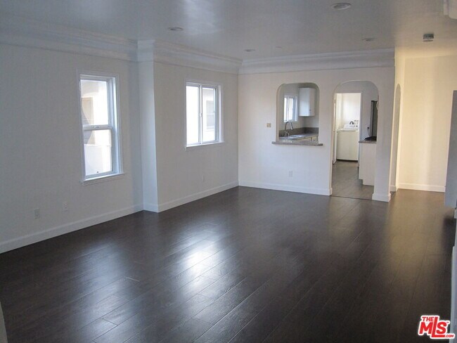 Foto del edificio - 1047 S Wooster St