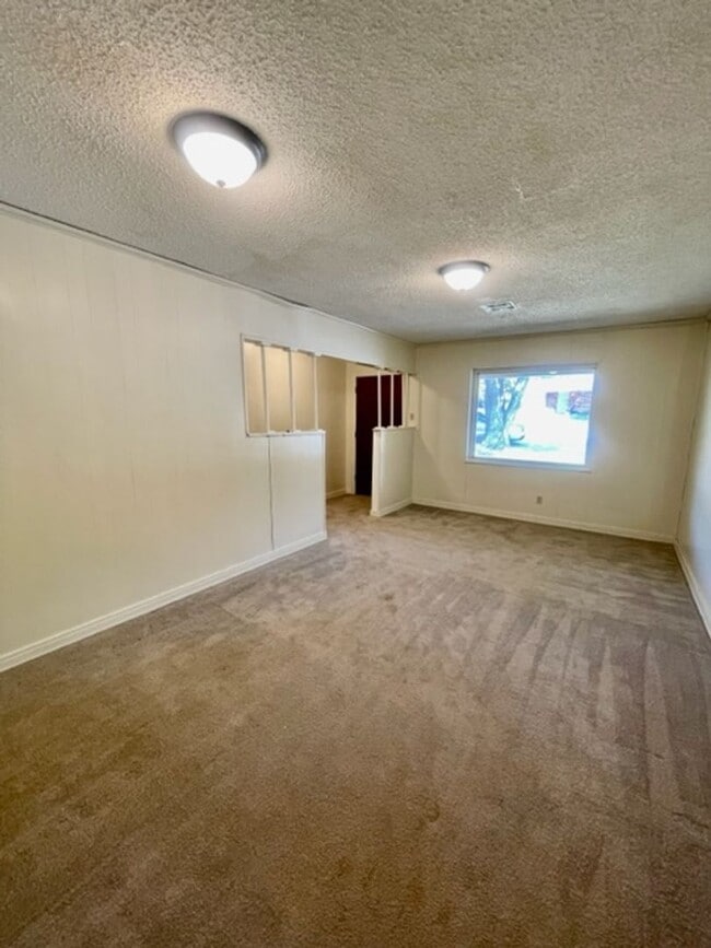 Building Photo - 115 Dawn Dr