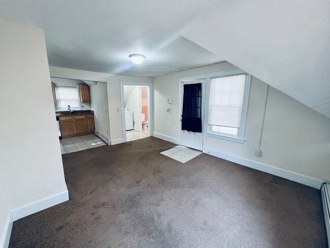 Building Photo - 71 Pembroke Ave