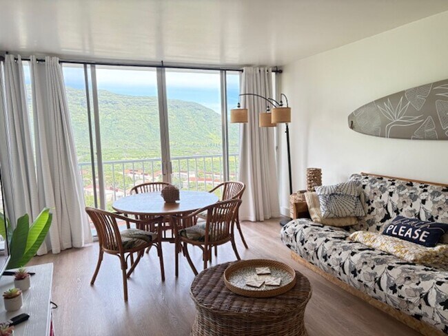 Foto del edificio - One Bedroom Makaha Valley Towers