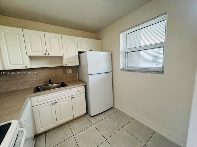 Building Photo - 2050 NW 89th Ave