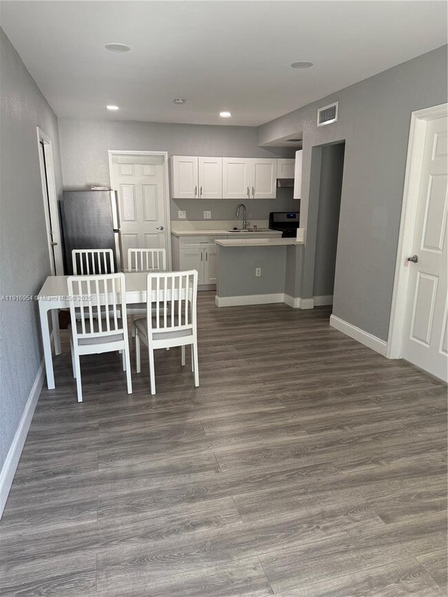 Building Photo - 291 NE 112th St