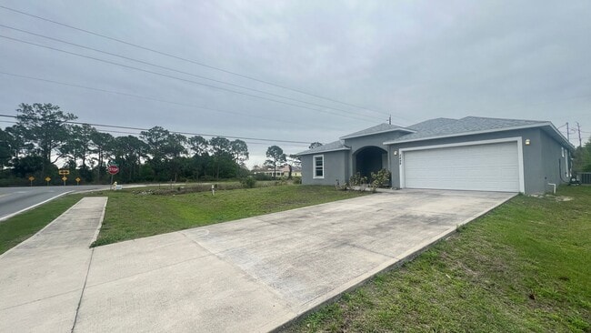 Building Photo - INCREDIBLE, BRAND NEW 4 Bedroom, 2 Bathroom Home in Palm Bay!!