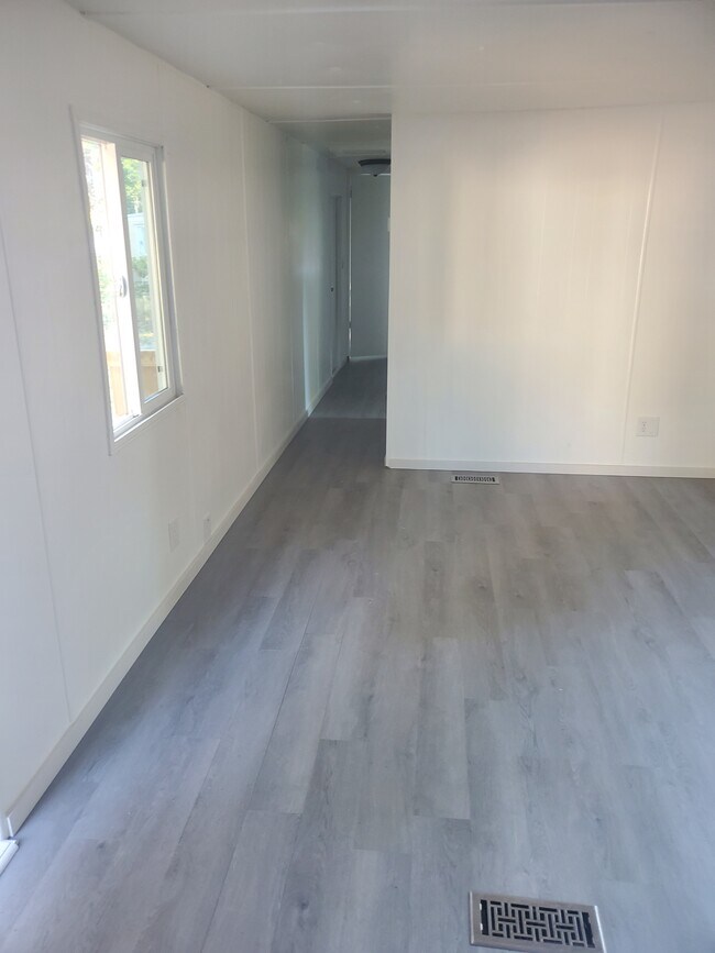 Foto del edificio - 308 E 48th St