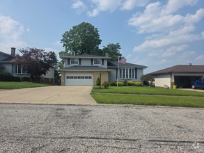 Building Photo - 2908 Bowmen Ln