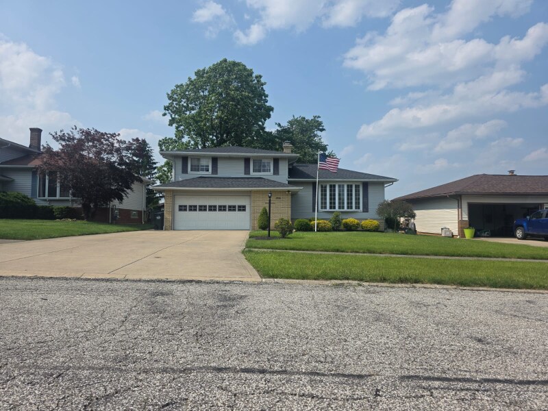 Primary Photo - 2908 Bowmen Ln