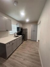 Building Photo - 1019 N Chandler Dr