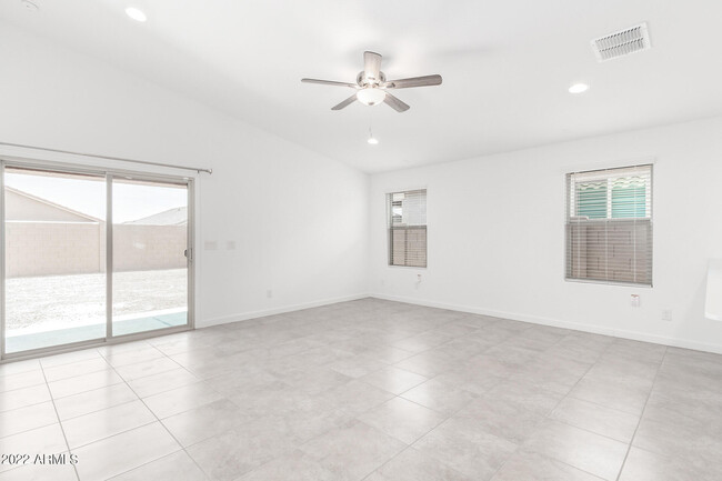 Building Photo - 16409 W Saguaro Park Ln