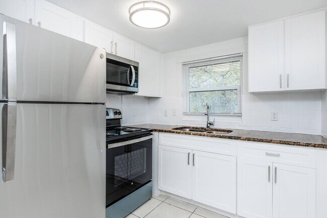 Interior Photo - Raintree Park