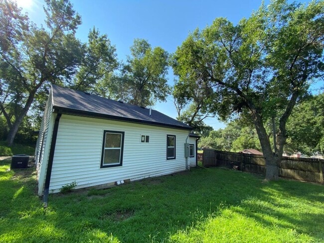 Building Photo - LEASE TO OWN $2,000 MO