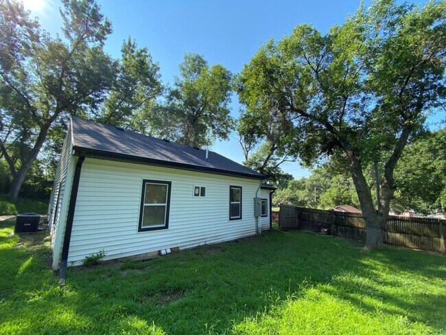 Foto del edificio - LEASE TO OWN $2,000 MO