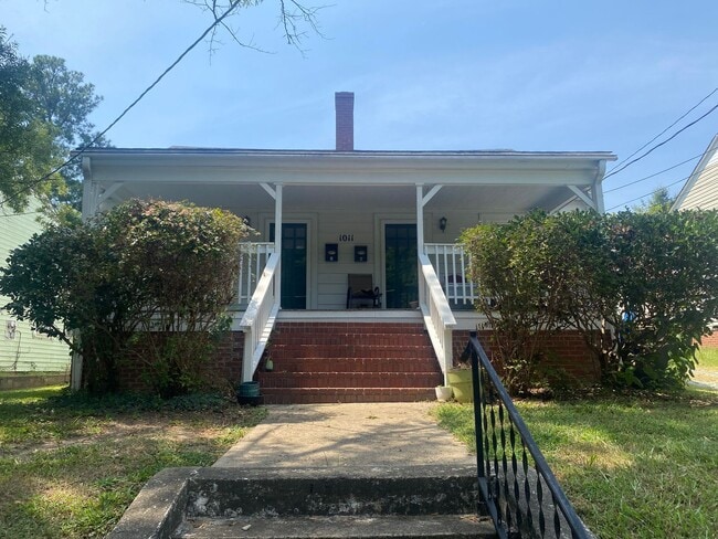 Building Photo - 1011 Clarendon St