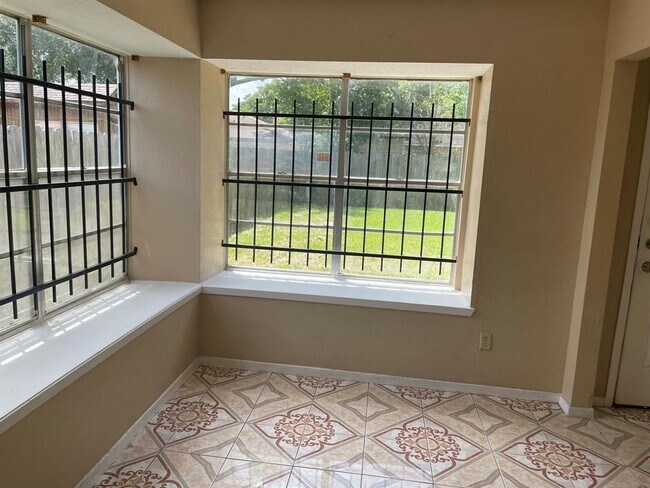 Foto del edificio - 5107 Ridgeton Dr